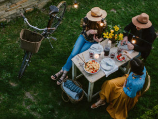 invite your friends to stay in touch