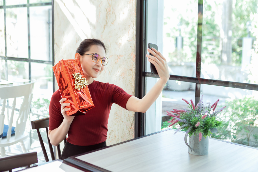 Now you can play Secret Santa with a twist that will make everything more fun.