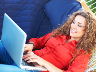 Knowing how to draw names randomly online will make your gift exchange much easier.