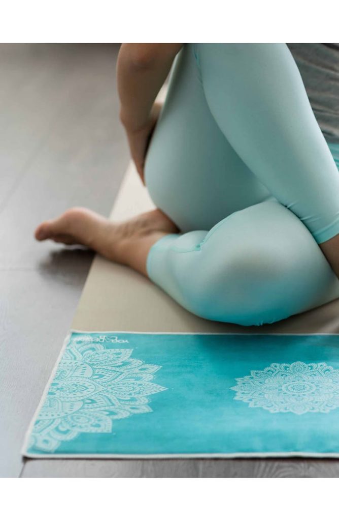 yoga microfiber towel gifts for yoga lovers
