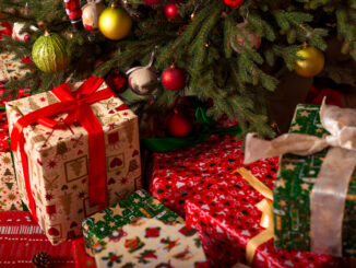 White Elephant Vs. Dirty Santa: What's The Difference?