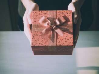 psychology of gift giving